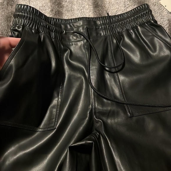 Women's High-Rise Faux Leather Tapered Ankle Pull-On Pants A New Day Black M - Picture 8 of 9